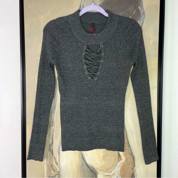 YOKI Gray Ribbed Cut Out Lace Up Slim Fit Sweater - Picture 1 of 4